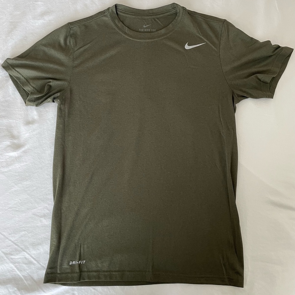 Nike dri fit shirt small green
